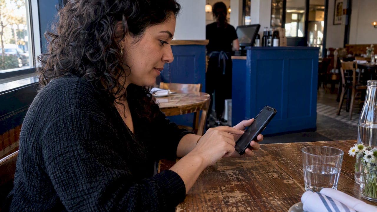 Cloneable Restaurant Website Examples to Book in Under Three Taps